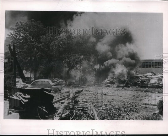 1954 Press Photo View of wreckage from plane crash in Kansas City Kansas - Historic Images