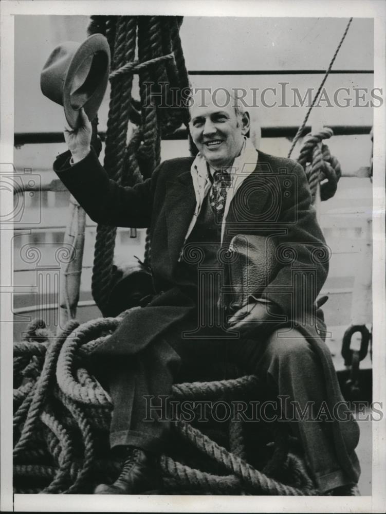 1938 Press Photo &quot;King of Hoboes&quot; Jeff Davis on liner Queen Mary - Historic Images