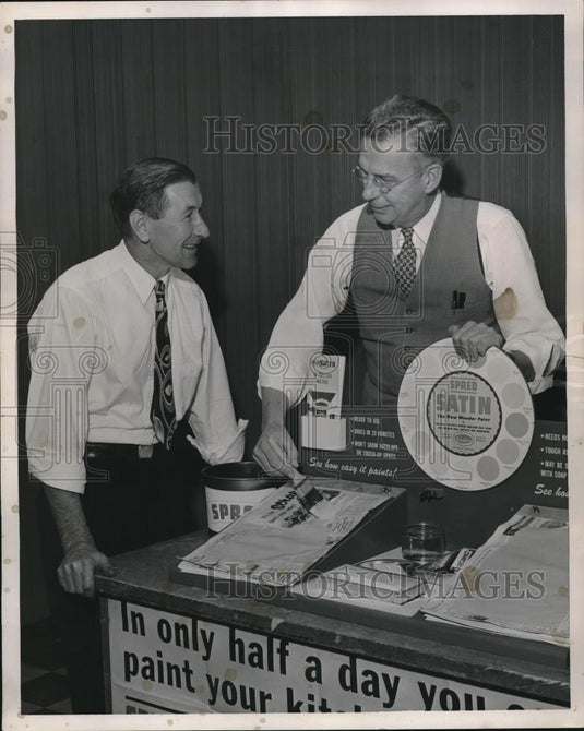 1951 Press Photo Management and Labor Representatives of Glidden Co - Historic Images