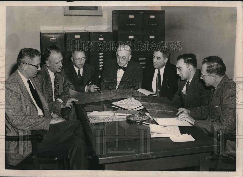 1950 Press Photo Federal, State & local officials at Easterly Sewage Plant Ohio - Historic Images