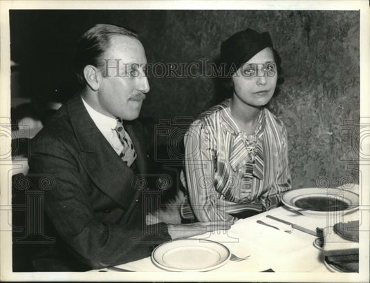 1934 Press Photo Mr & Mrs RObert Josephson at Lunch Want Their Child Back - Historic Images