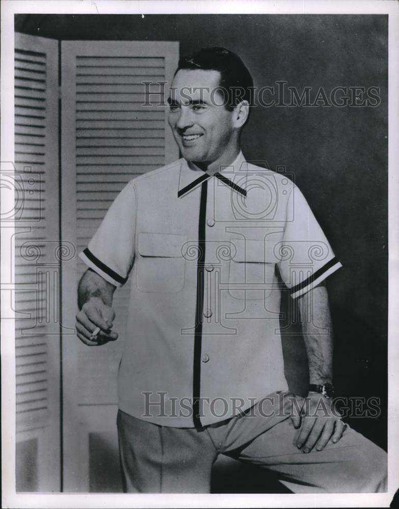 1952 Press Photo Model wearing the latest Sport Shirt for men - Historic Images