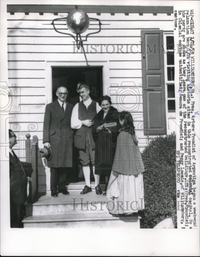 1959 Press Photo President og Argentina on a weekend trip to Williamsburg, VA - Historic Images