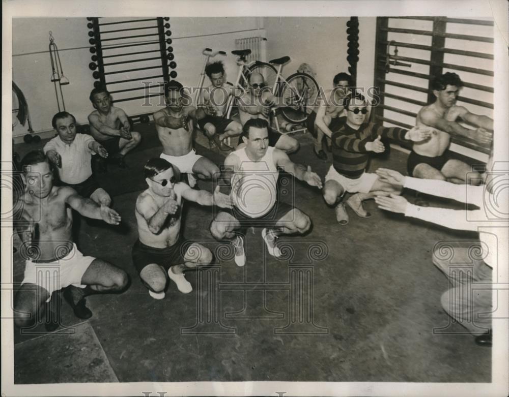 1937 Press Photo Blind Athletes Stay Physically Fit in Paris Gymnasium - Historic Images