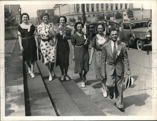1939 Press Photo Women & Man All of Pennsylvania - Historic Images
