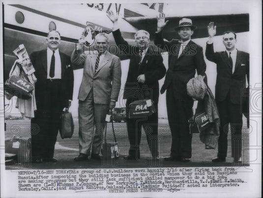 1956 Press Photo US Builders Wave As They Return from Russia - Historic Images