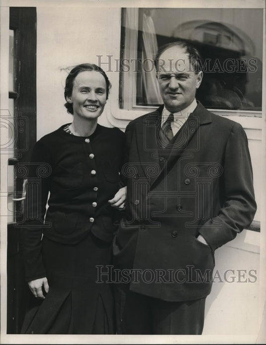 1936 Press Photo Mr. & Mrs. Trubee Davison Arrive After 4-Month Trip - neb87457 - Historic Images