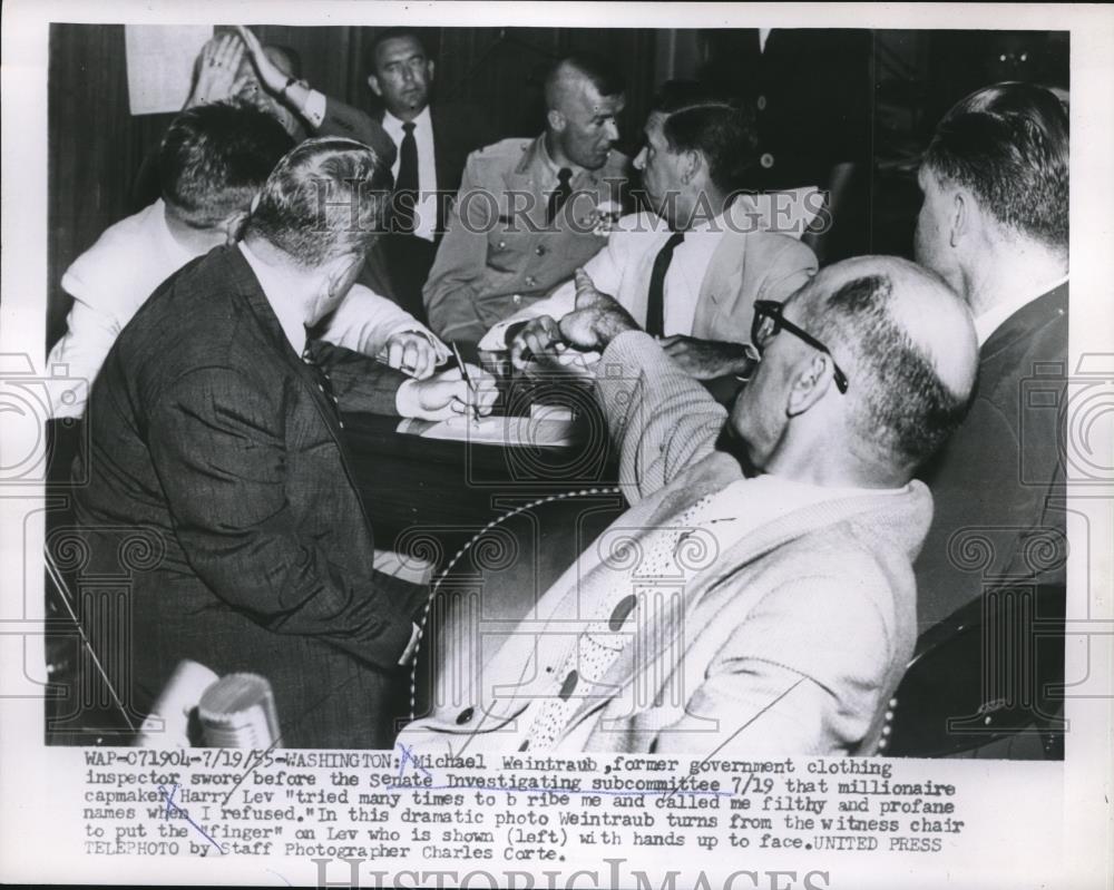 1955 Press Photo D.C. Michael Weintraub, former gov inspector at Senate investig - Historic Images