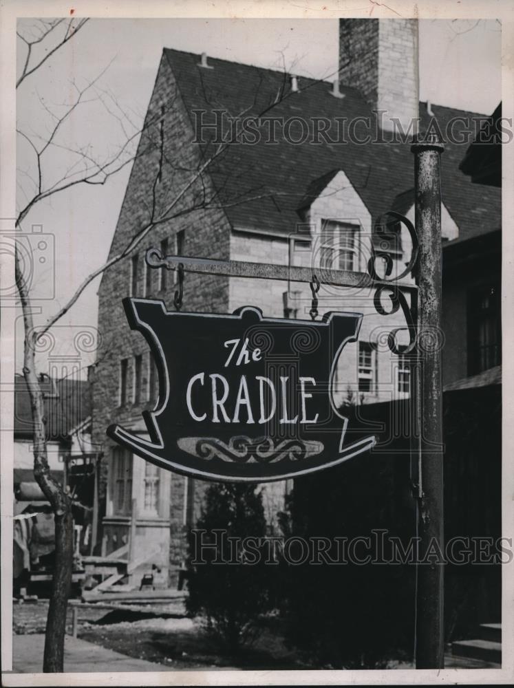 1939 Press Photo Sign for The Cradel shop in Ohio - Historic Images