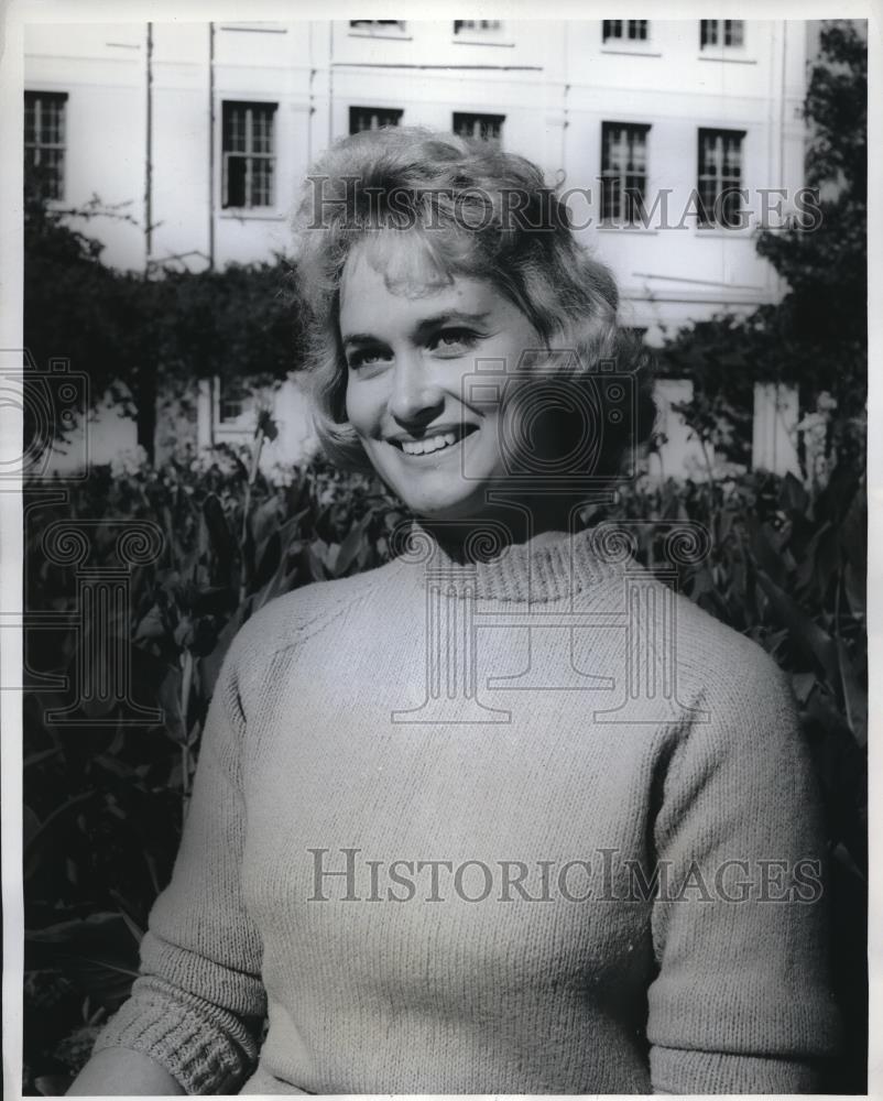 1961 Press Photo Co-ed from Stellenbosch Univ if South Africa - neb90358 - Historic Images