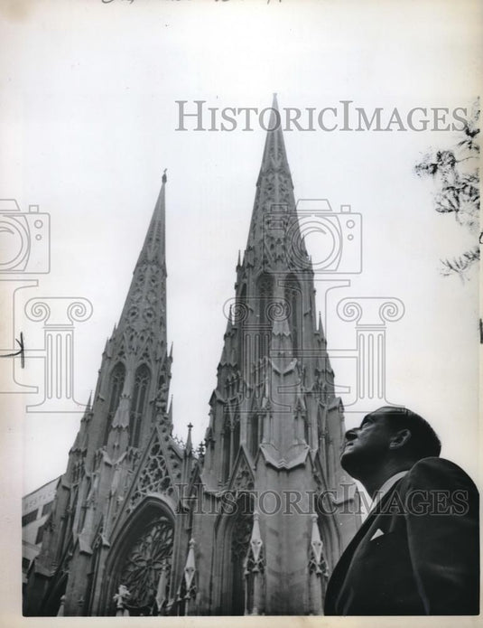 1963 Press Photo Novelist Morris L. West near the spires of St. Patrick's - Historic Images