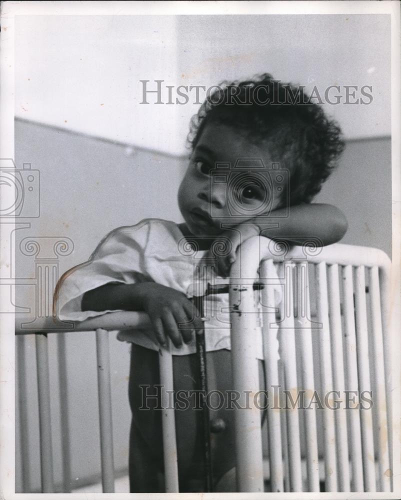 1955 Press Photo Maranchao State Hospital in Sao Luiz, Brazil, tuberculosis baby - Historic Images