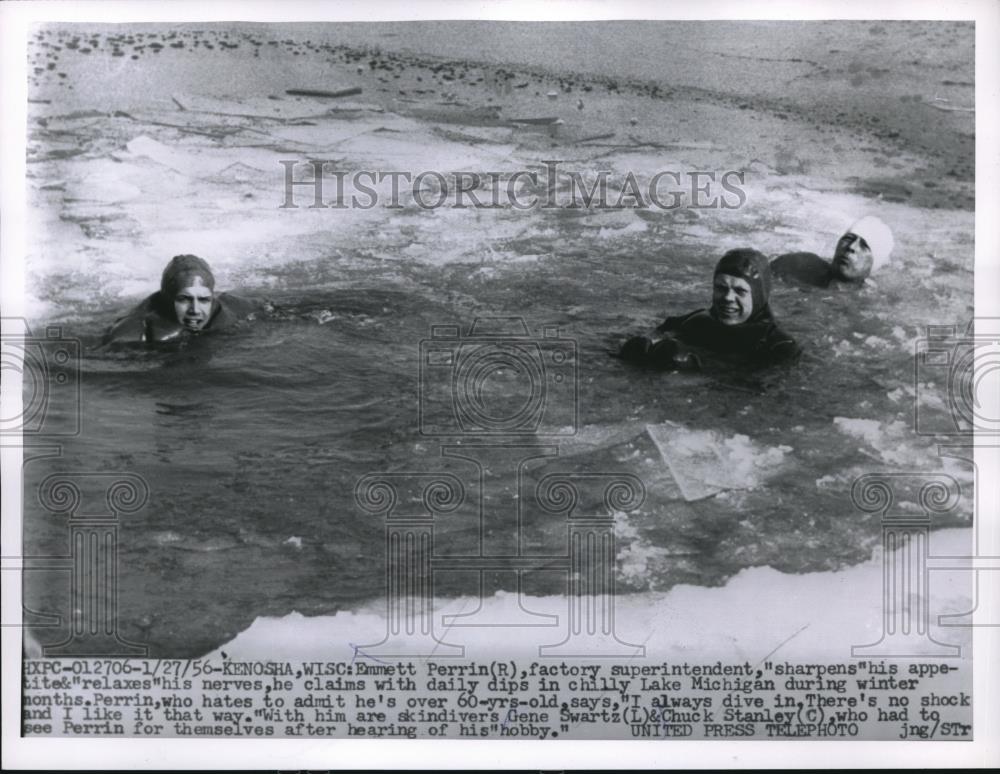 1956 Press Photo Emmett Perrin Takes Daily Dips In Lake Michigan - Historic Images