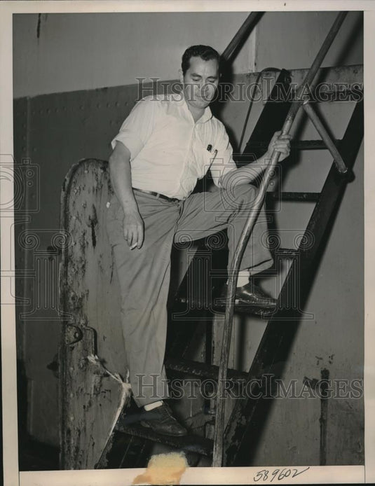 1941 Press Photo Willard Werntz Employee of US Trading Company - neb89651 - Historic Images