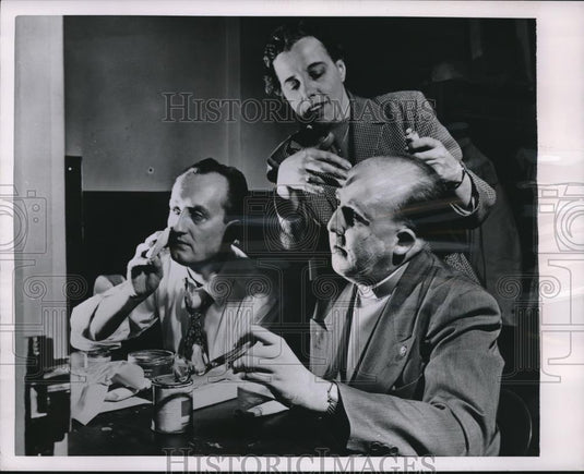 1952 Press Photo Mrs Marion Wierman Episcopal Diocese of Chicago & Rev Dunning - Historic Images