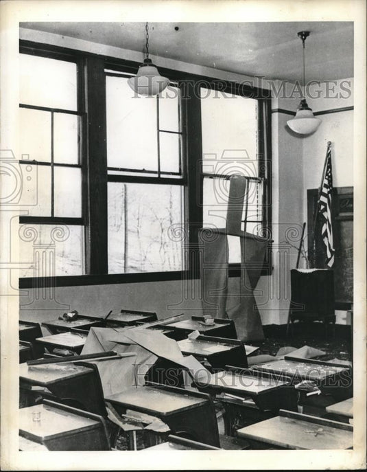 1942 Press Photo Wreckage of schoolroom in Easton Pa after explosion in Quarry - Historic Images