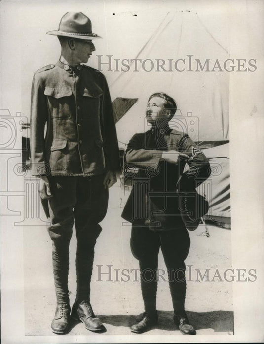 1933 Press Photo Corp. George Walter & Pvt Thomas Maban at Presidio in Calif. - Historic Images