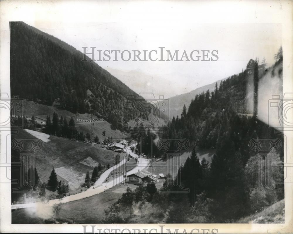 1943 Press Photo Brenner Pass near Bolzano that German Reich troops pass thru - Historic Images