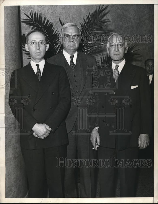 1934 Press Photo G Winan Industrial Relation Manager Union Carbide & Carbon Corp - Historic Images