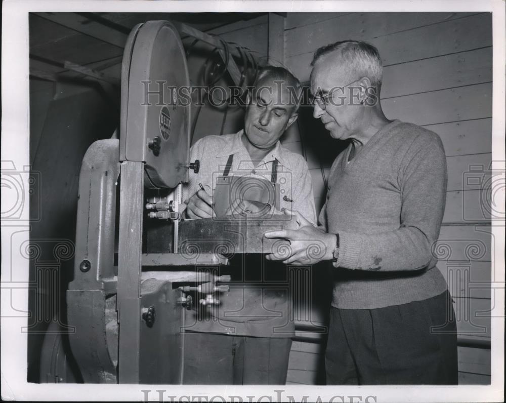 1949 Press Photo Ex-Airline Pilot Grover Tyler, David Williams - Historic Images