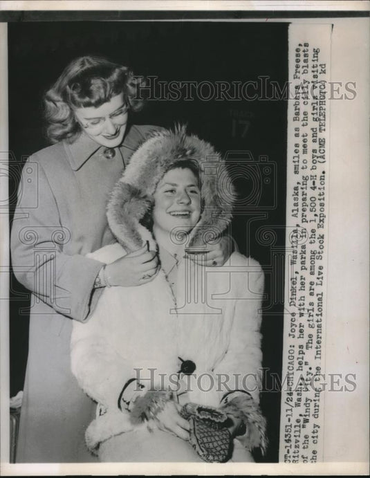 1951 Press Photo Joyce Dinkel & Barbara Freese Prepare For Cold Weather - Historic Images