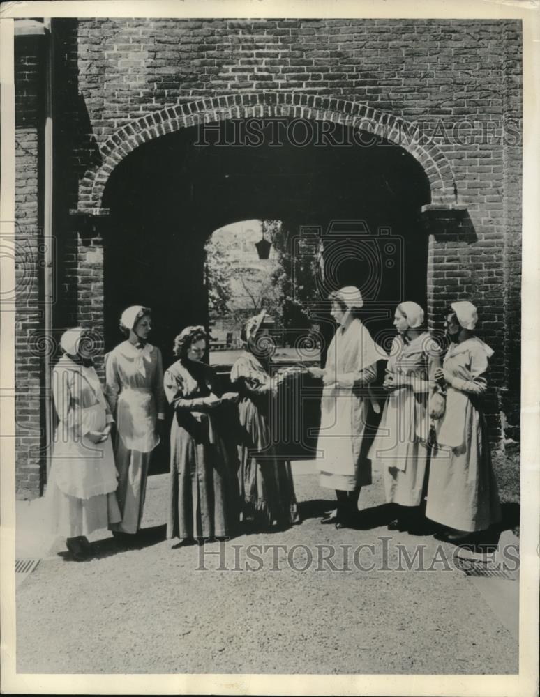 1936 Press Photo Moravian Seminary &amp; College for Women Pageant Depicting History - Historic Images