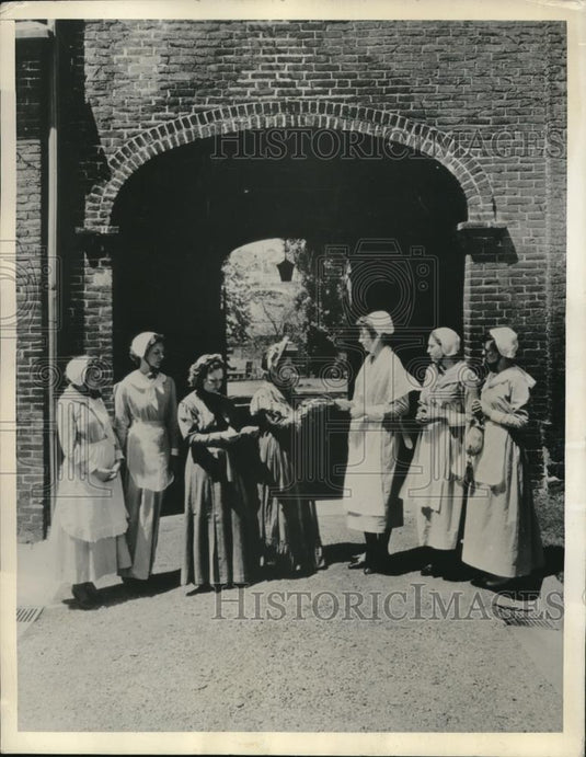 1936 Press Photo Moravian Seminary & College for Women Pageant Depicting History - Historic Images