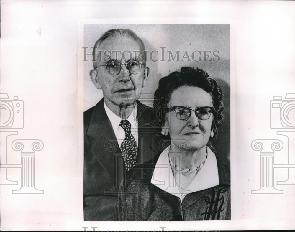 1962 Press Photo Mr &amp; Mrs Henry C Wetzel West Salem Ohio - Historic Images