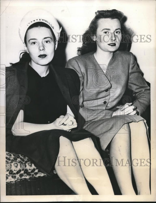 1945 Press Photo Betty Ann McKay & Kathleen Conricode Arrested with Malcolm Mcle - Historic Images
