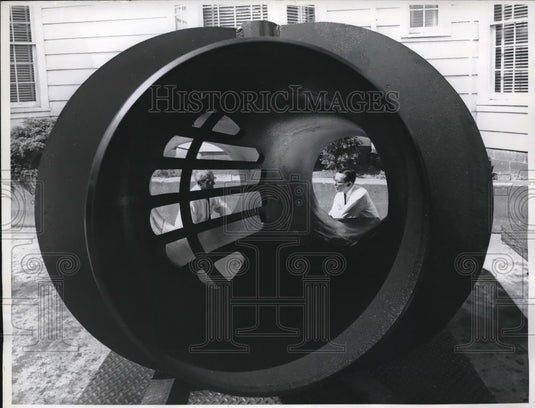 1960 Press Photo "Pig Diverter" 7-ton Pipeline Fitting - Historic Images