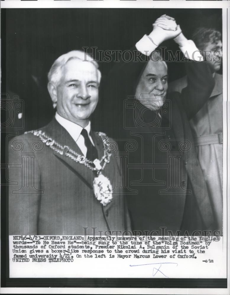 1956 Press Photo Soviet Premier Nikolai Bulganin Acknowledges Crowd - Historic Images