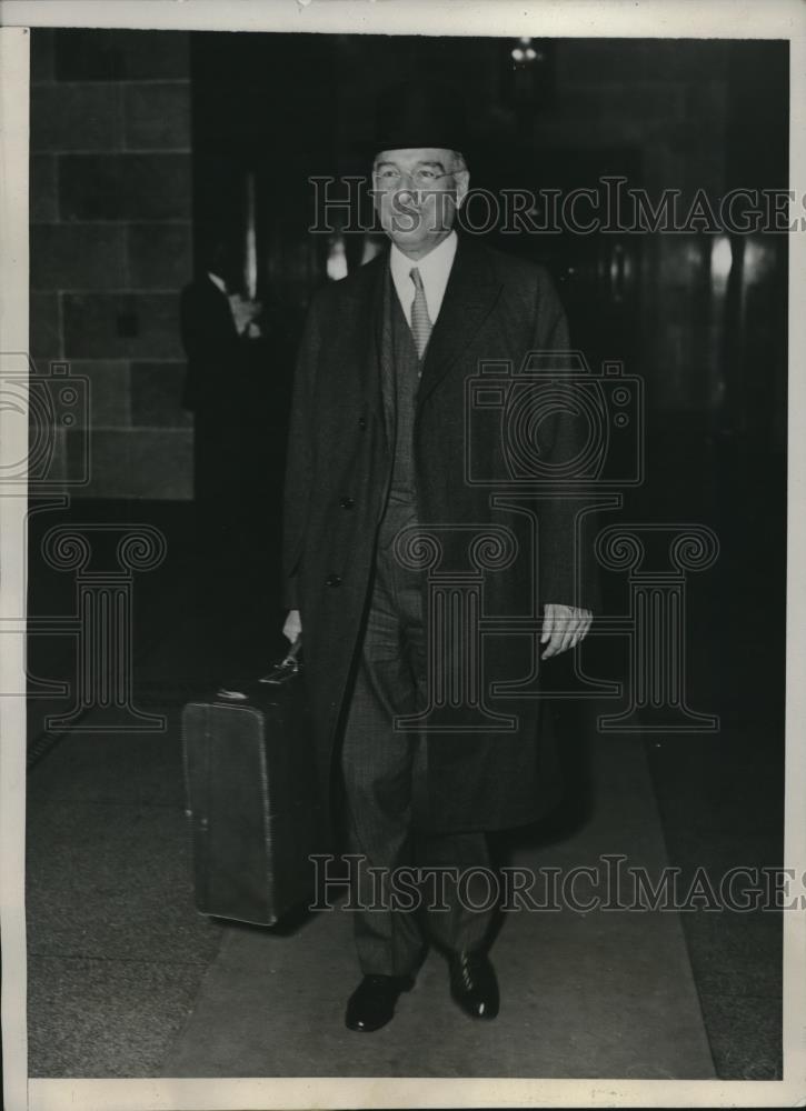 1933 Press Photo Pierre Du Pont Leaving on Trip for Duties for NRA - Historic Images