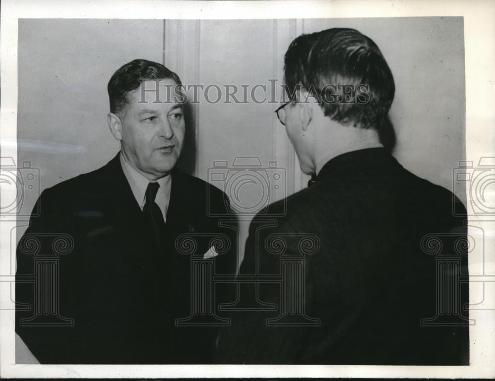 1942 Press Photo England, Carl Wright, Norwegian ,arrives from German POW camp - Historic Images