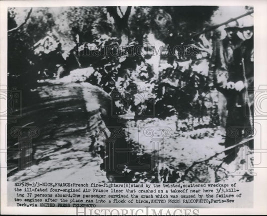 1952 Press Photo Fire fighters at the crash site of Air France in Nice, France - Historic Images