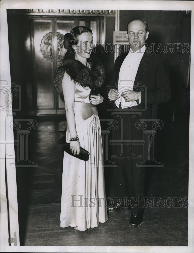 1935 Press Photo Mr. &amp; Mrs. Trubee Davison at Fourth Annual Peacock Ball - Historic Images