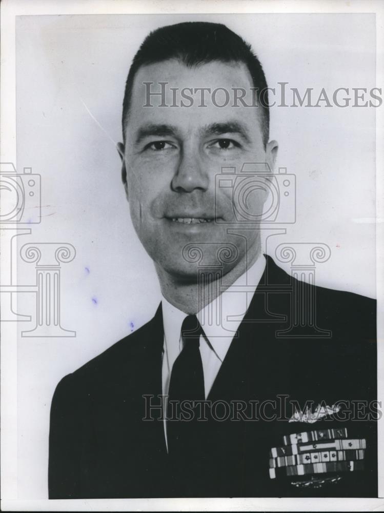 1957 Press Photo Commander James F. Calvert - Historic Images