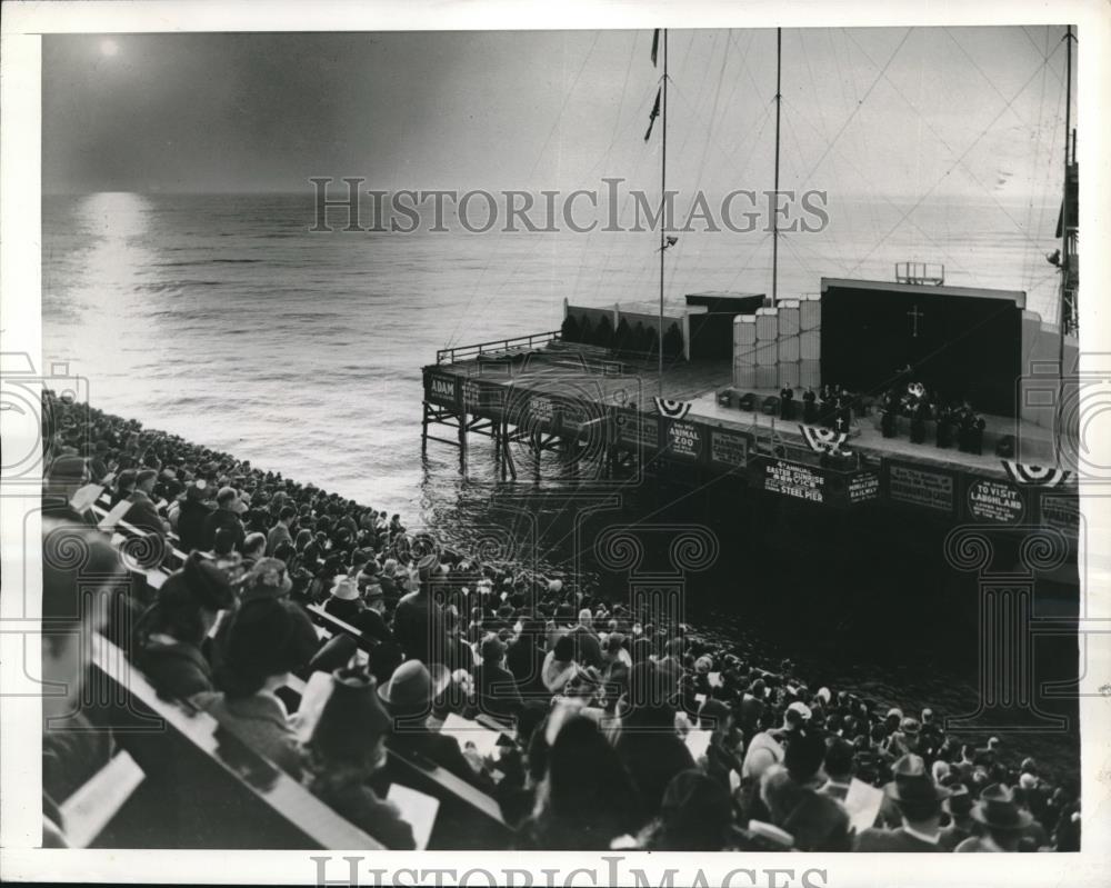 1941 Press Photo Sunrise Easter Service Beside the Sea Atlantic City NJ - Historic Images