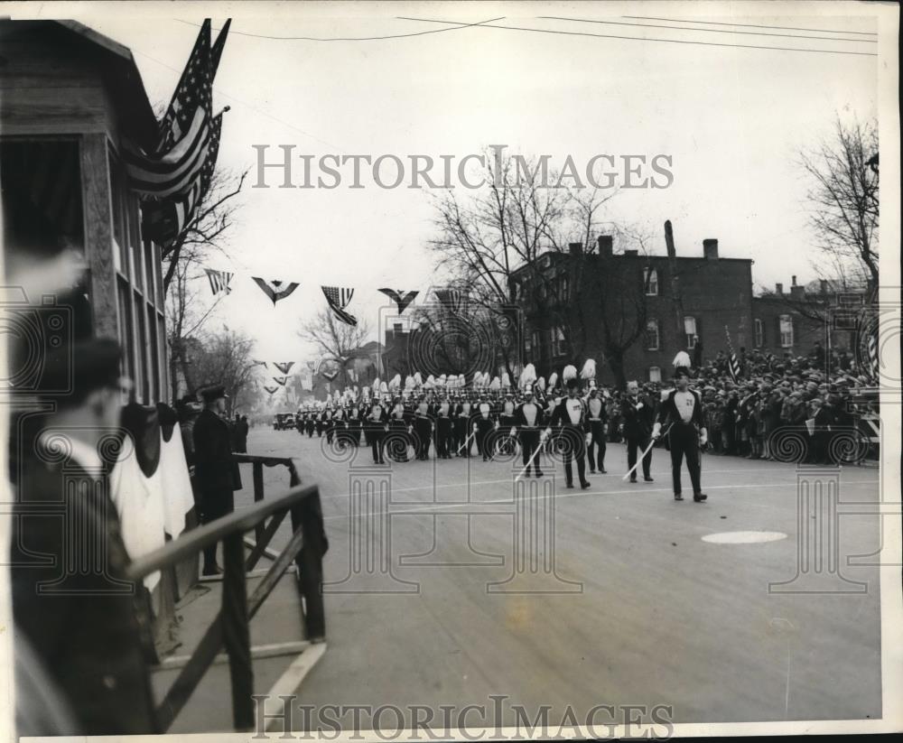 1928 Press Photo Richmond &quot;Blues&quot; Parading Before President Coolidge &amp; Gov Byrd - Historic Images