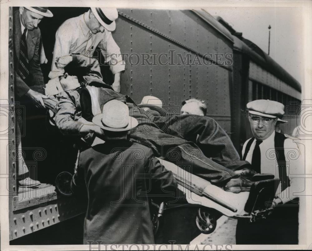 1939 Press Photo Champaign, Ill JF Waldron wounded during a hold-up - Historic Images