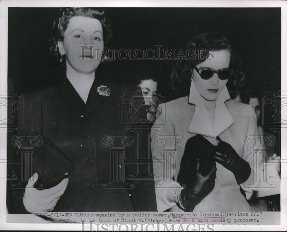 1953 Press Photo Marguerita Cordova Arriving at Trial of Minot Jelke - Historic Images