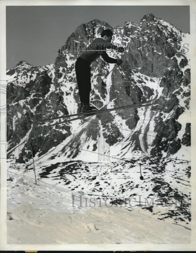 1950 Press Photo Chilean Skier Goes Down Mt Aconagua - Historic Images