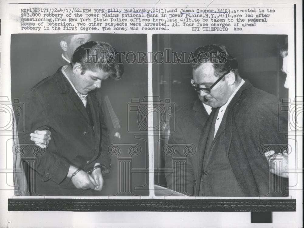 1962 Press Photo Billy Maslavsky &amp; James Cooper bank robbers arrested by Police - Historic Images