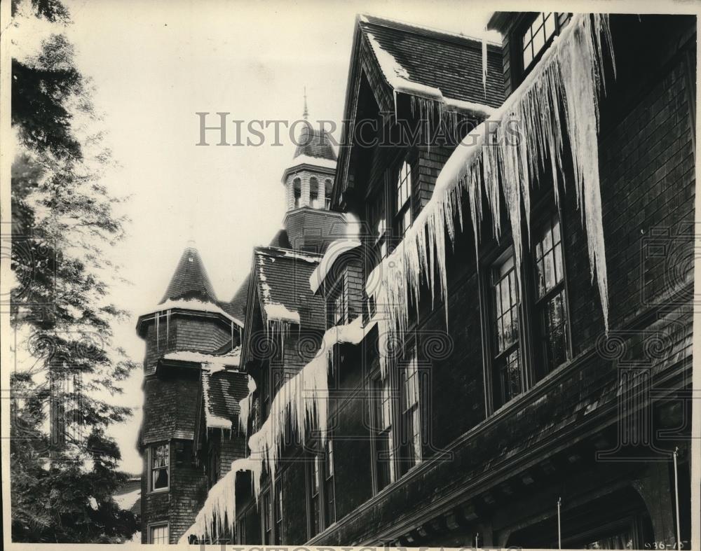 1931 Press Photo Tahoe, Nevada taverns w/ Jack Fronst on their roof - Historic Images