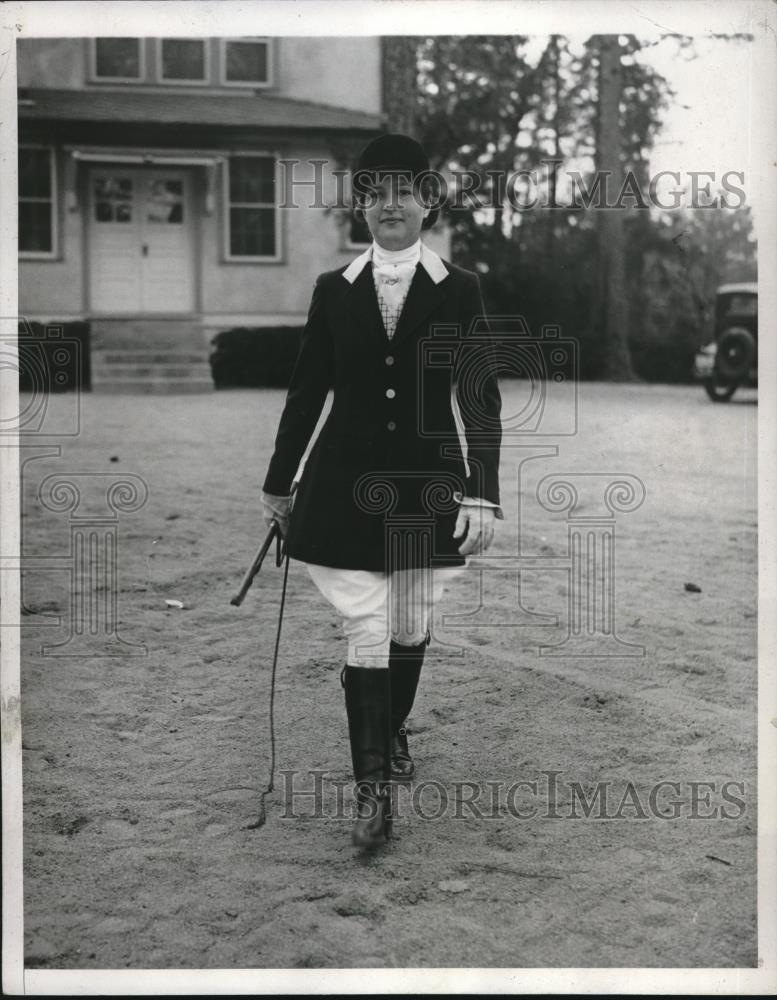 1933 Press Photo Miss Betty West at Children&#39;s Drag Hunt at Aiken South Carolina - Historic Images