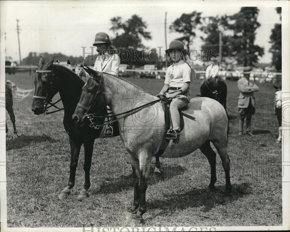 1931 Press Photo Miss Madelyn West, mounted on &quot;After All&quot;, - Historic Images