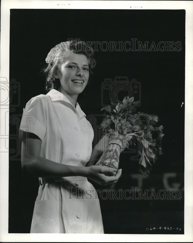 1940 Press Photo Pliofilm-Package Covering Celery Stalks to Prevent Dehydration - Historic Images