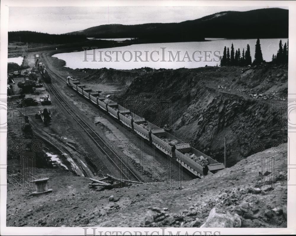 1963 Press Photo Automatic Car Train in Quebec, Canada - neb87763 - Historic Images