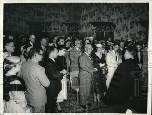 1958 Press Photo Couples Attend "Wedding Bells" Service at Central Church - Historic Images