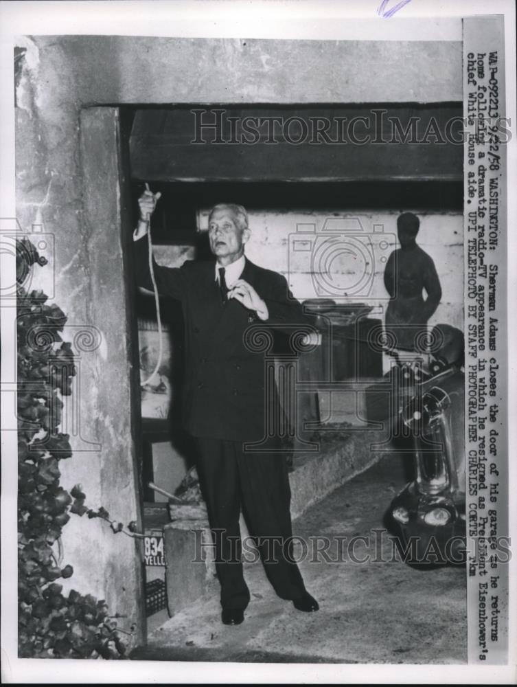 1958 Press Photo Sherman Adams Closes Garage After Resigning As White House Aide - Historic Images