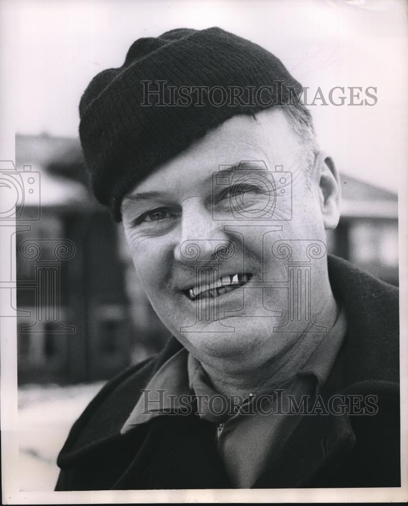 1953 Press Photo Dinky Operator - Historic Images